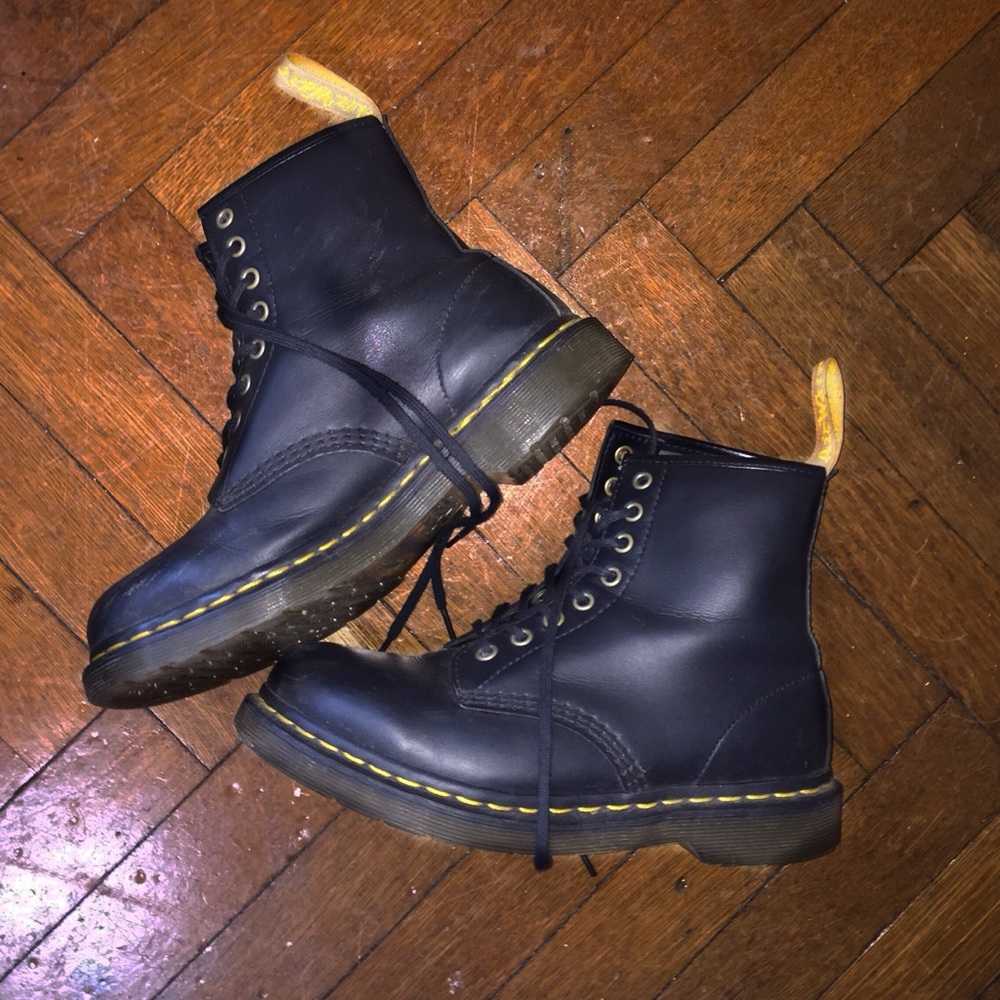 DOC MARTENS LIKE 🆕 CLASSIC VEGAN PUNK ROCK BOOTS